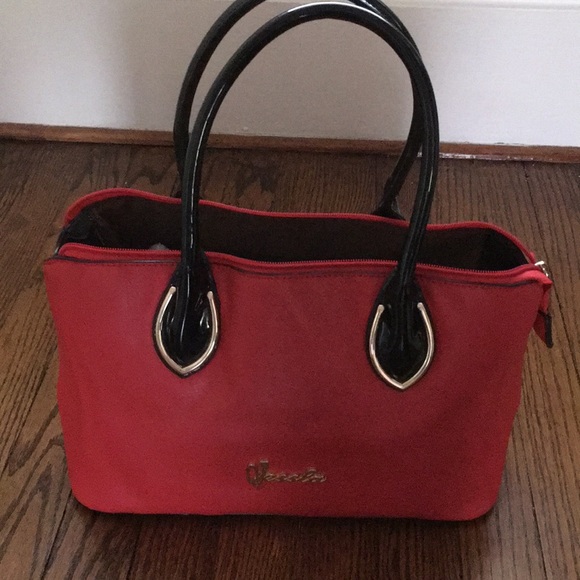 Combo Deal Vessla Red Leather Bag & Patent Wallet - Picture 4 of 16